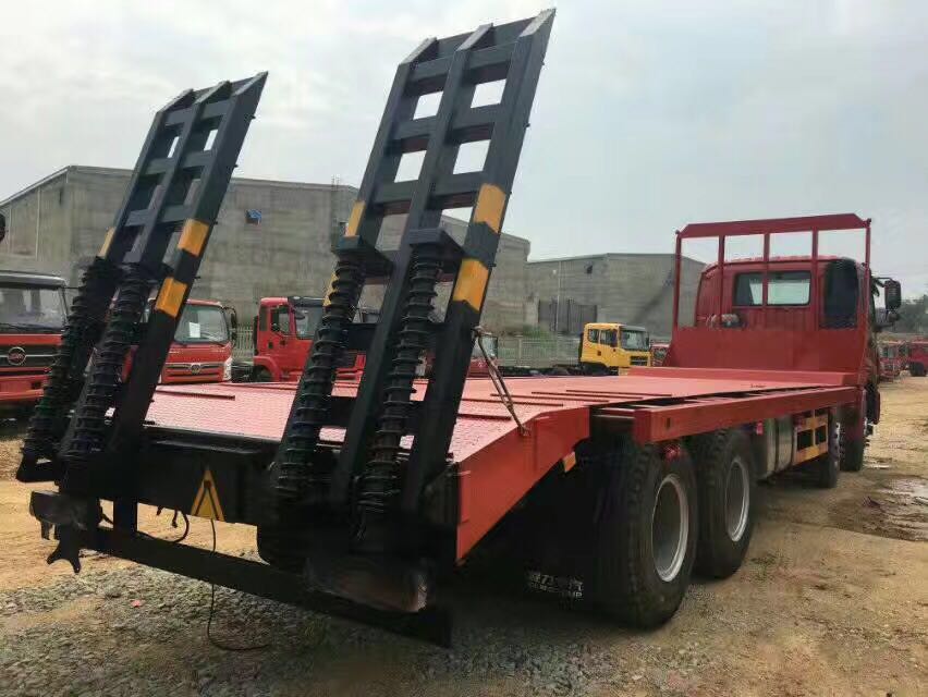 【國五】歐曼前四后八挖機(jī)平板車