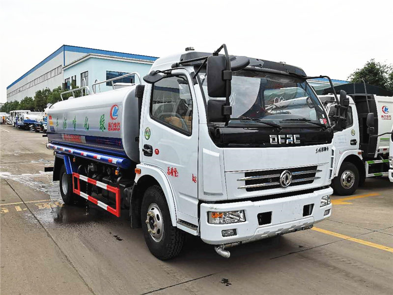 東風(fēng)多利卡D7灑水車