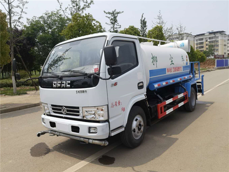 東風多利卡藍牌霧炮車