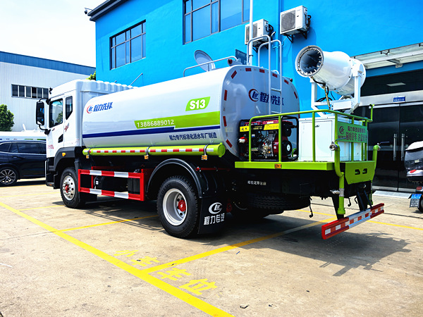 東風(fēng)多利卡D9新款霧炮車