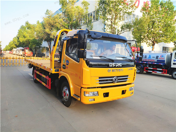 東風(fēng)多利卡D7一拖二清障車