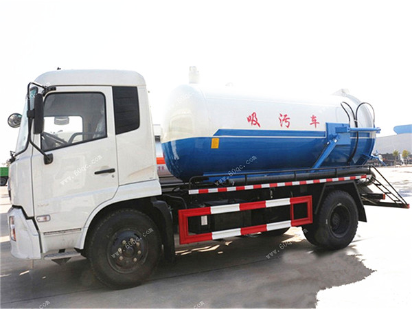 東風(fēng)天錦10方吸污車(chē)