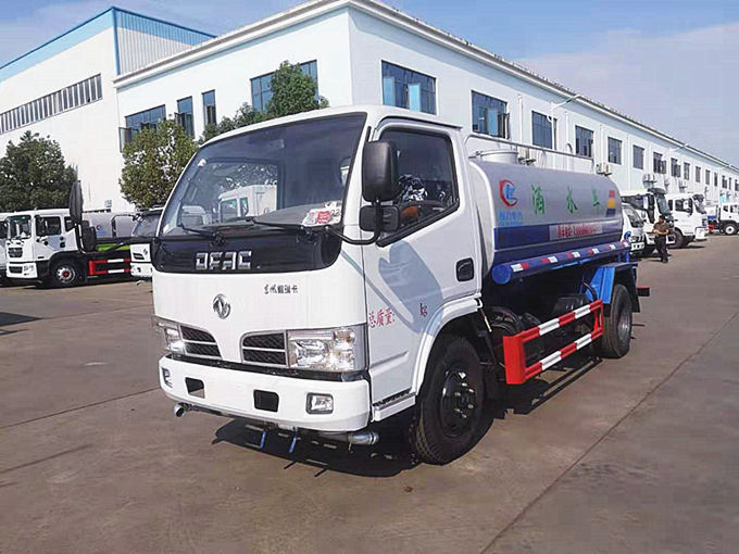 東風(fēng)5噸灑水車