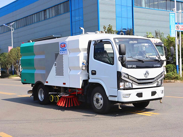 東風(fēng)多利卡5方洗掃車(chē)