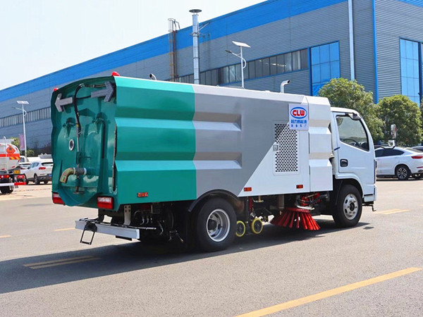 東風(fēng)多利卡5方洗掃車(chē)