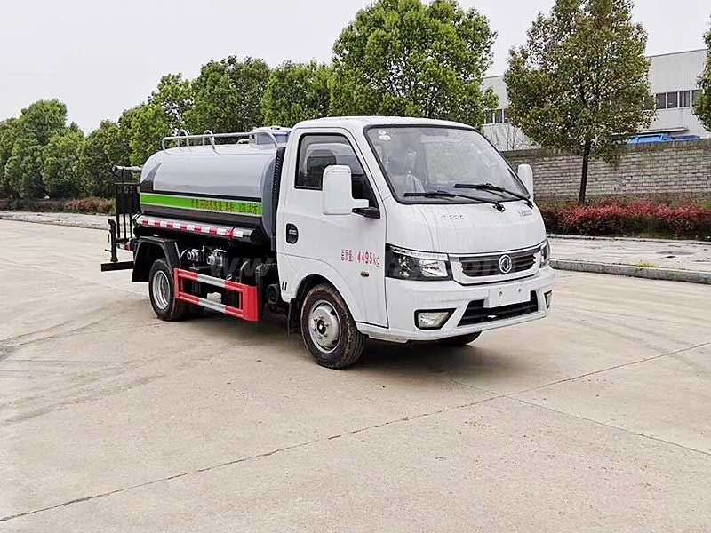 東風途逸藍牌灑水車