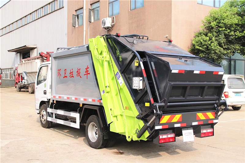 東風多利卡D6壓縮垃圾車